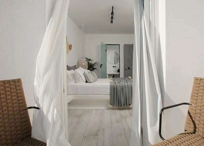 Naxos Poseidon * Naxos City