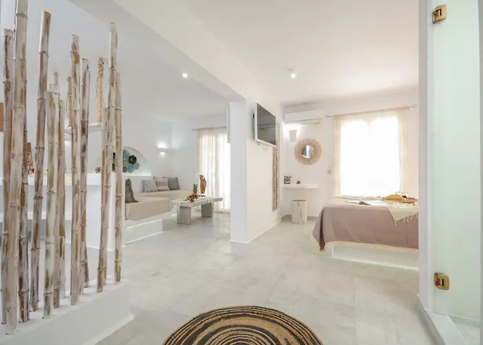 Naxos Poseidon * Naxos City